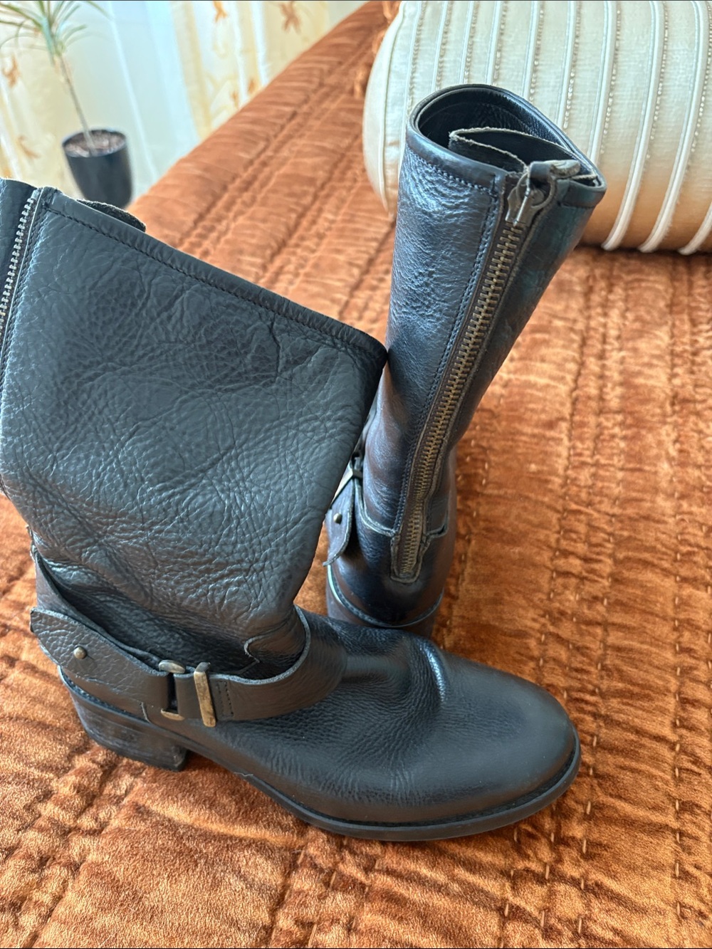 Aquatalia Black Leather Mid-Calf L& Back-Zip Motorcycle Style Boots
